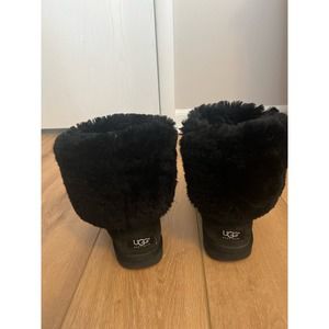 00s Tall Black Uggs
